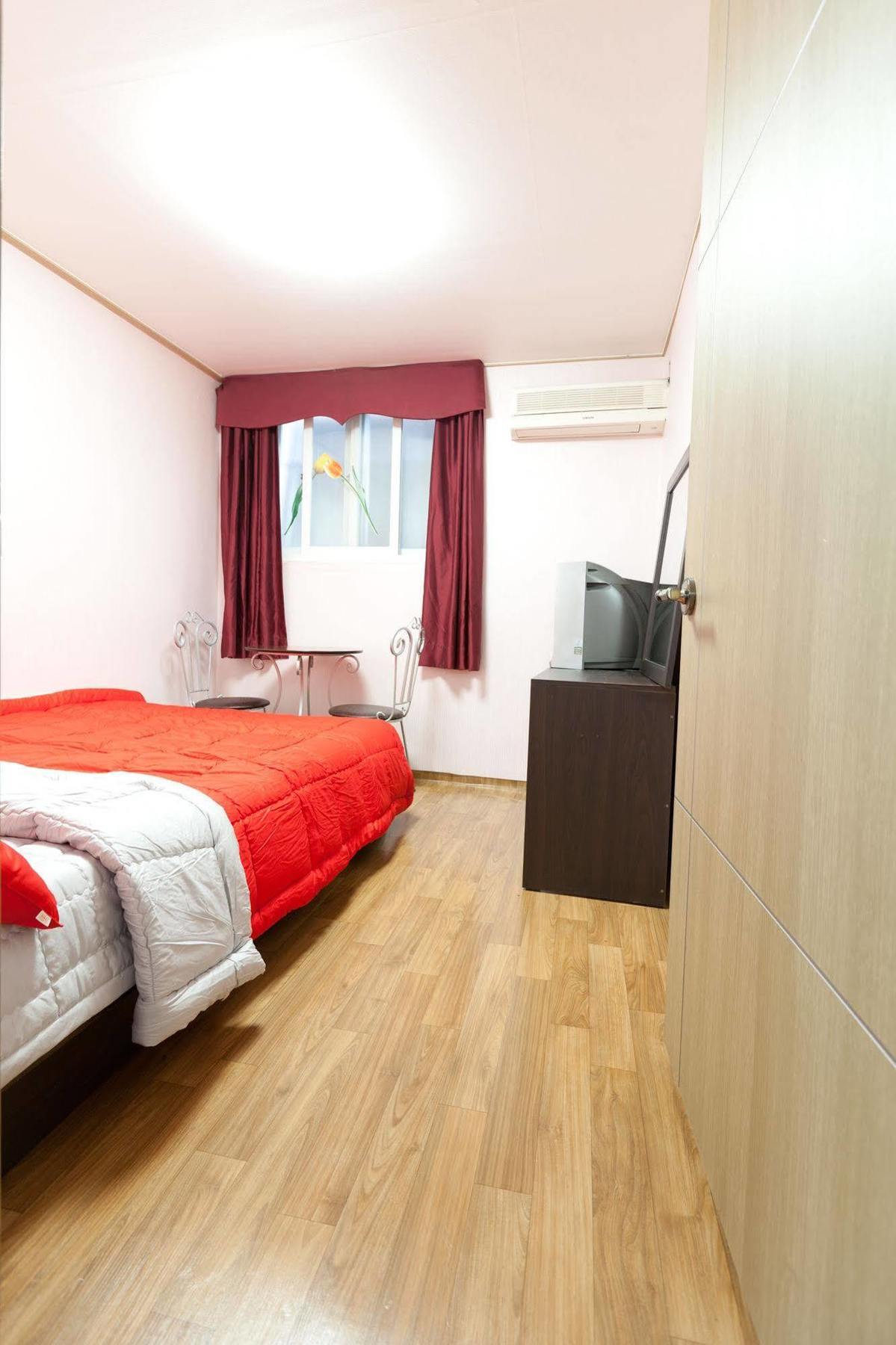 Guest house Monai