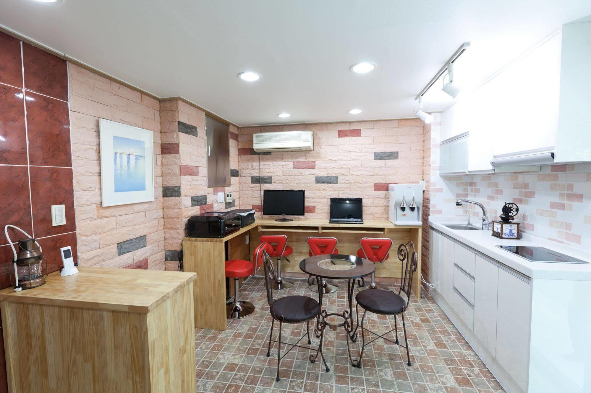 Monai Guest house 2*